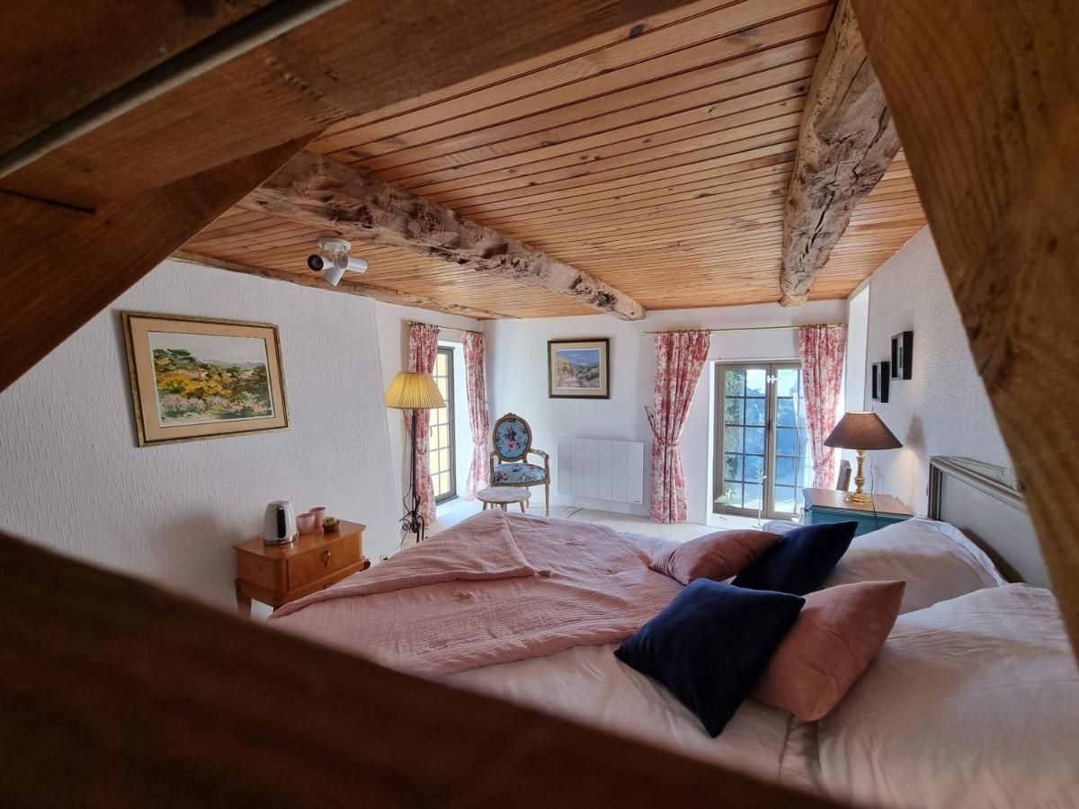 Bed and Breakfast Les Berges De La Planchette Yvignac-la-Tour Camera foto