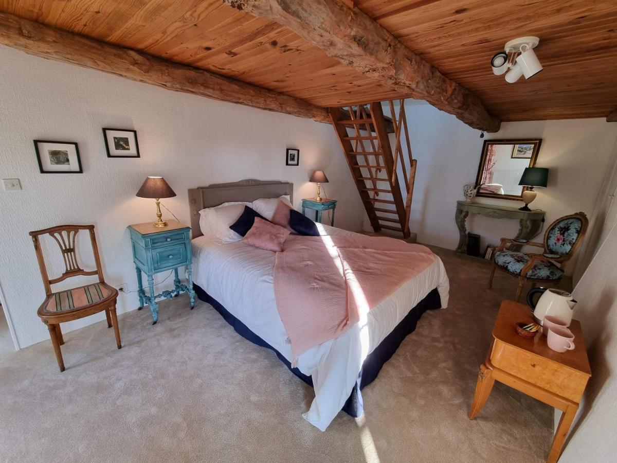 Bed and Breakfast Les Berges De La Planchette Yvignac-la-Tour Camera foto