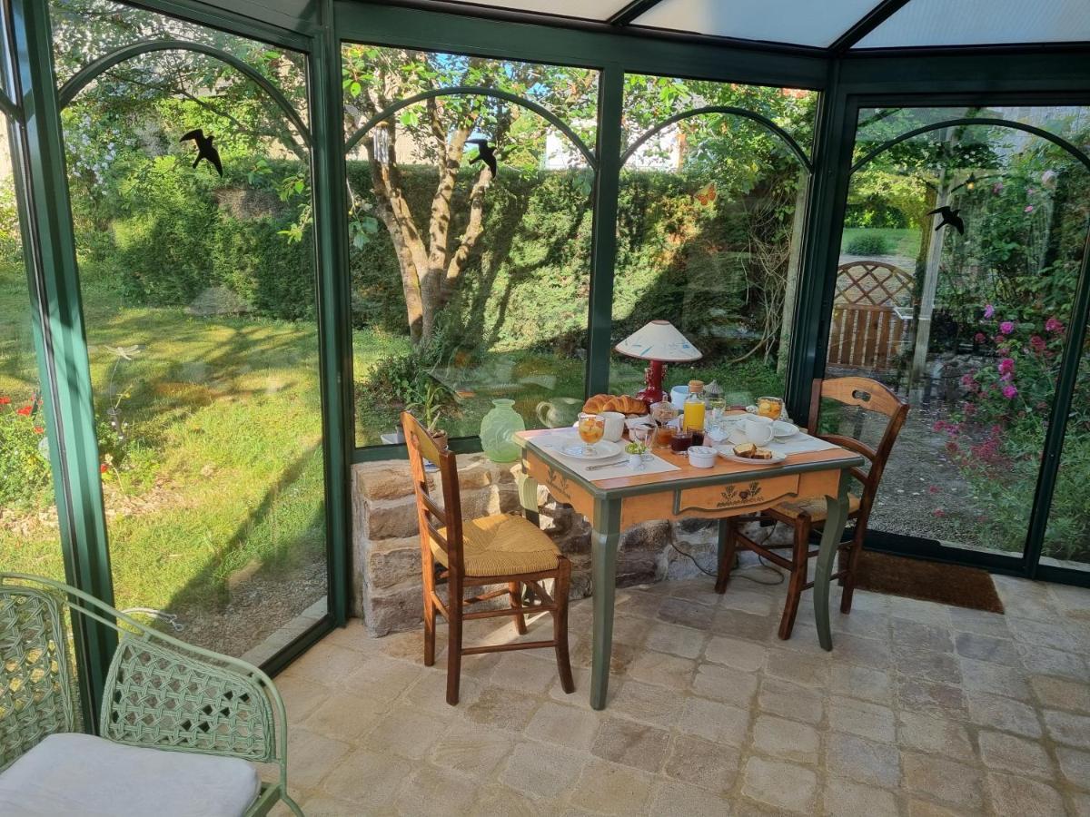 Bed and Breakfast Les Berges De La Planchette Yvignac-la-Tour Esterno foto