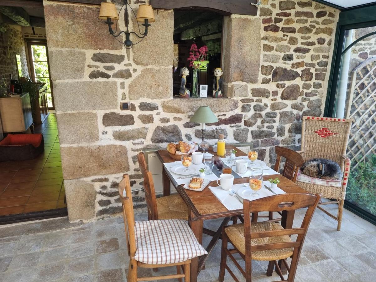 Bed and Breakfast Les Berges De La Planchette Yvignac-la-Tour Esterno foto