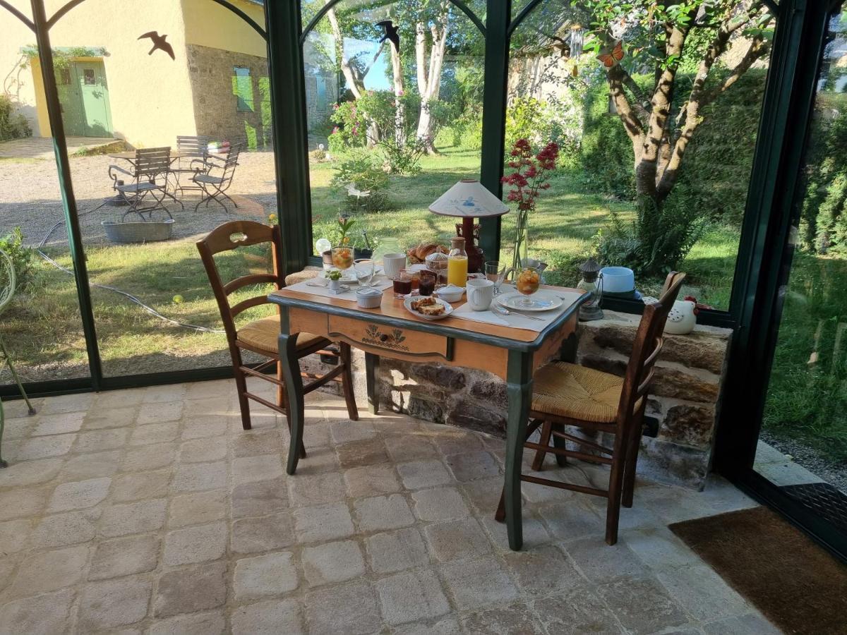 Bed and Breakfast Les Berges De La Planchette Yvignac-la-Tour Esterno foto