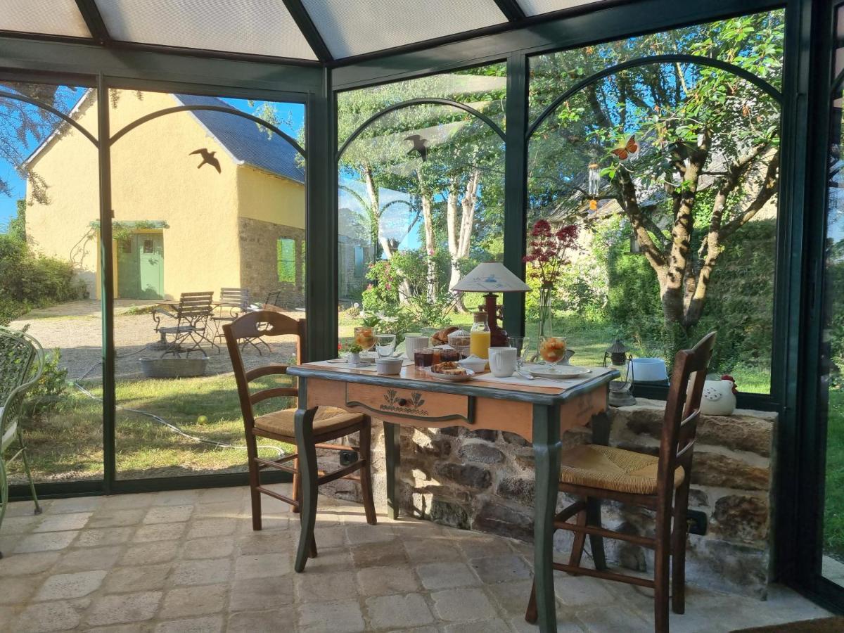 Bed and Breakfast Les Berges De La Planchette Yvignac-la-Tour Esterno foto